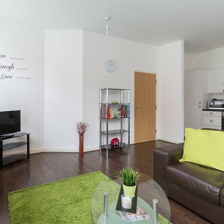 J Quarter - Sleeps 5 Long Term & Families Comfortably, 4 Beds, 2 Bathrooms Birmingham Kültér fotó