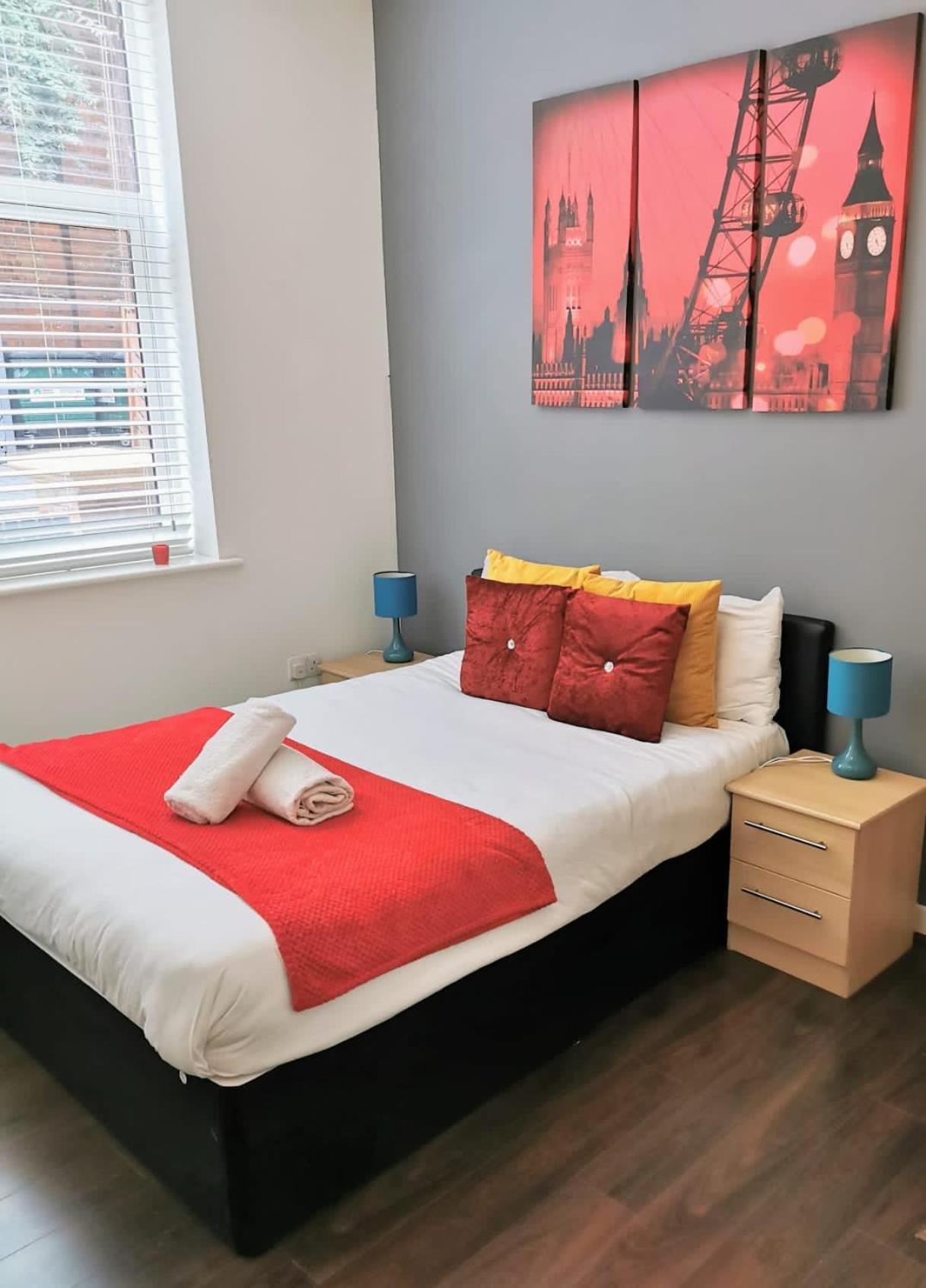 J Quarter - Sleeps 5 Long Term & Families Comfortably, 4 Beds, 2 Bathrooms Birmingham Kültér fotó