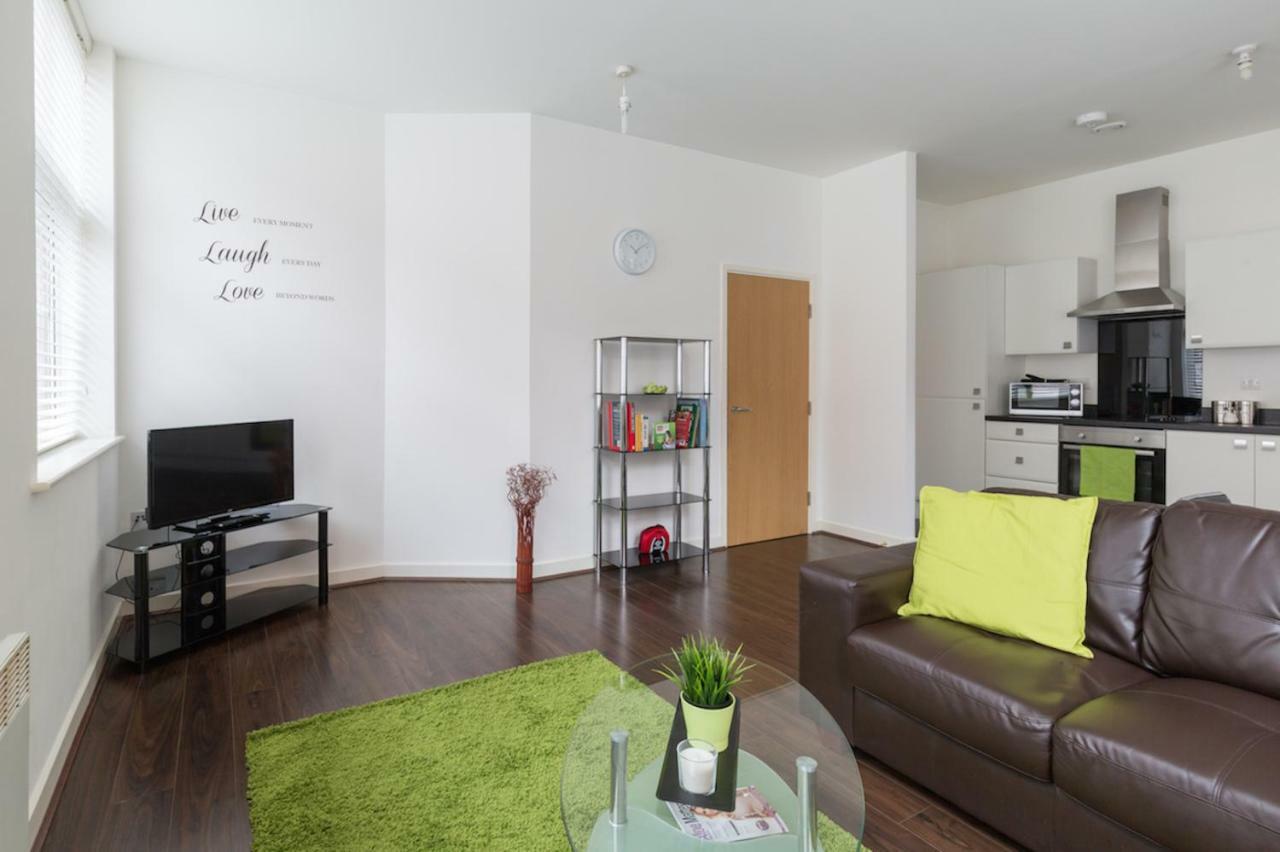 J Quarter - Sleeps 5 Long Term & Families Comfortably, 4 Beds, 2 Bathrooms Birmingham Kültér fotó